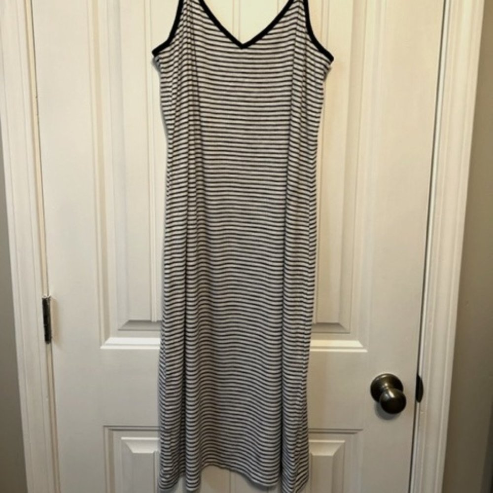 Large Gap Stripped Dress
